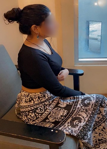 Housewife call girl Pune
